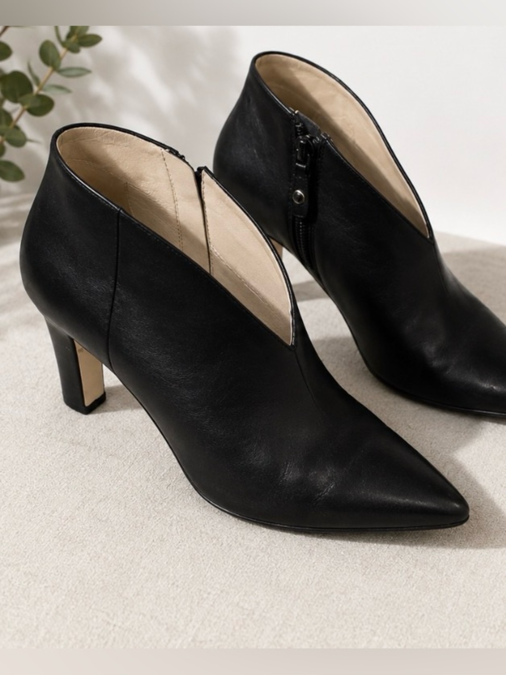 Cole Haan Viana 75 Black Leather Pointed Toe Deep-V Booties Size 8.5B